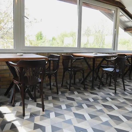 Kraljev Breg Fruska Gora Pool And Padel