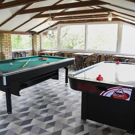 Villa Kraljev Breg Fruska Gora Pool And Padel *