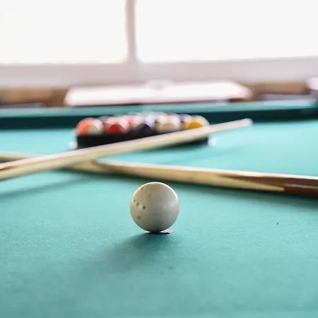 Kraljev Breg Fruska Gora Pool And Padel *