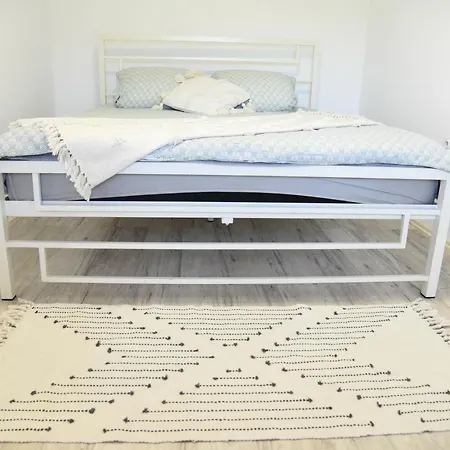 Kraljev Breg Fruska Gora Pool And Padel Villa Cortanovci