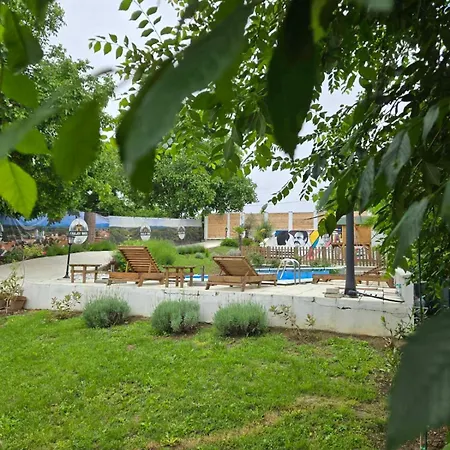 Kraljev Breg Fruska Gora Pool And Padel Villa Cortanovci