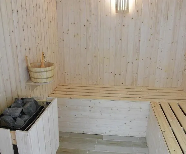 Kraljev Breg Fruska Gora Pool And Padel Villa