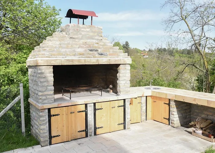 Kraljev Breg Fruska Gora Pool And Padel Villa