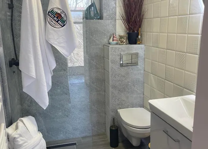 Kraljev Breg Fruska Gora Pool And Padel